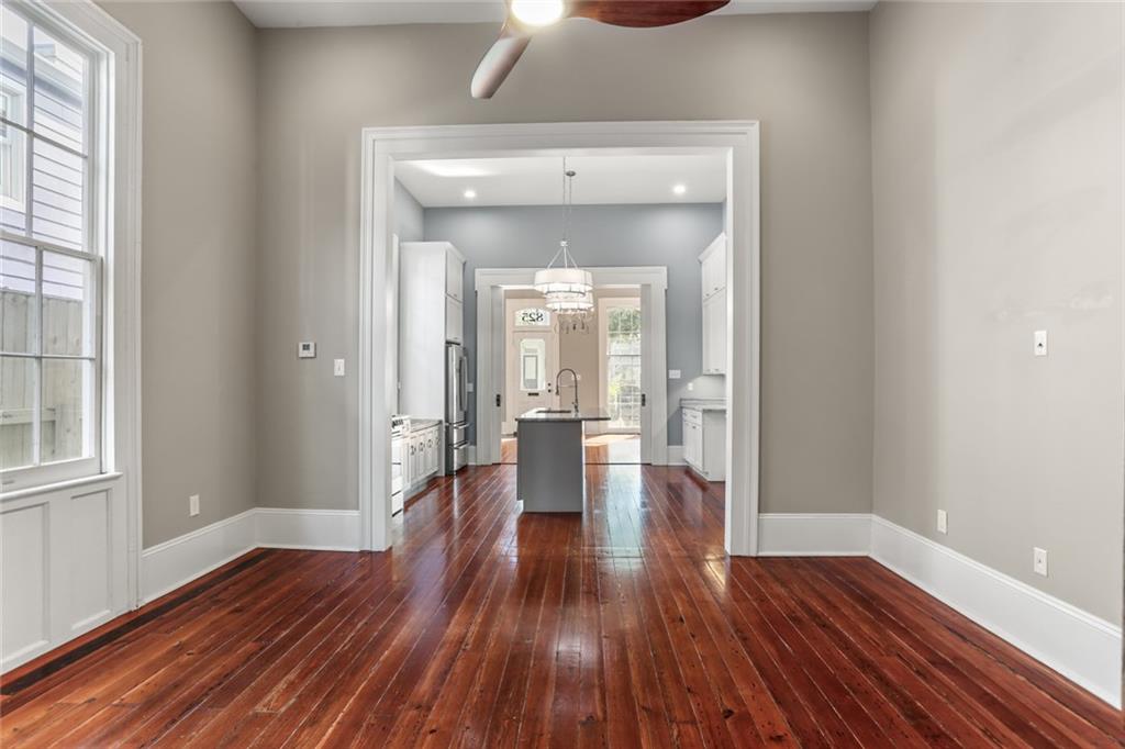 New Orleans, Louisiana 70130, United States, 6 Bedrooms Bedrooms, ,5 BathroomsBathrooms,Residential,Pending,59749
