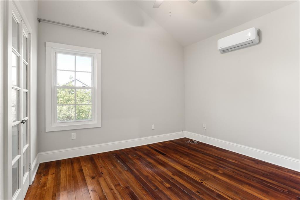 New Orleans, Louisiana 70130, United States, 6 Bedrooms Bedrooms, ,5 BathroomsBathrooms,Residential,Pending,59749