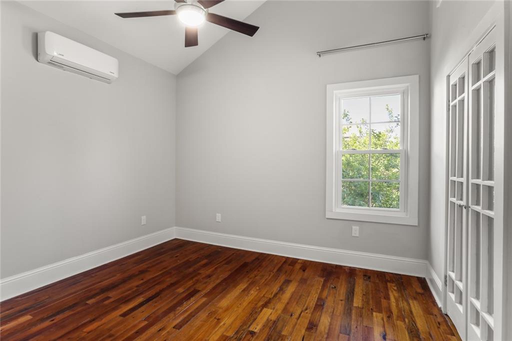 New Orleans, Louisiana 70130, United States, 6 Bedrooms Bedrooms, ,5 BathroomsBathrooms,Residential,Pending,59749