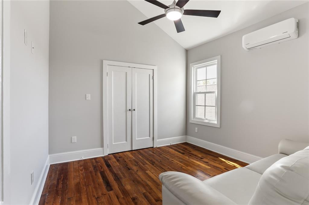 New Orleans, Louisiana 70130, United States, 6 Bedrooms Bedrooms, ,5 BathroomsBathrooms,Residential,Pending,59749
