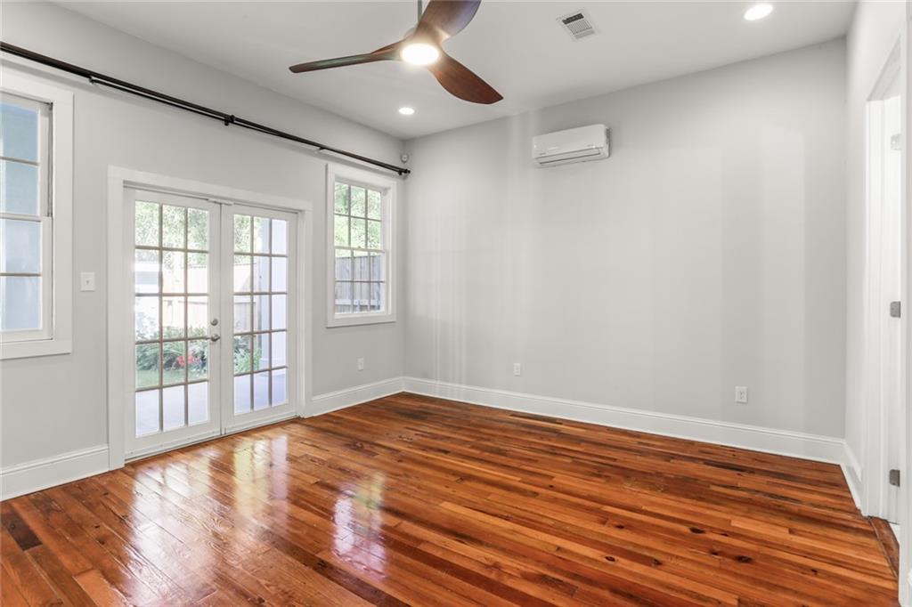 New Orleans, Louisiana 70130, United States, 6 Bedrooms Bedrooms, ,5 BathroomsBathrooms,Residential,Pending,59749