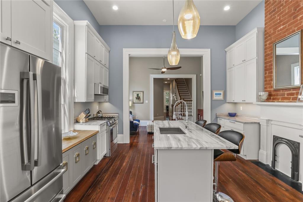 New Orleans, Louisiana 70130, United States, 6 Bedrooms Bedrooms, ,5 BathroomsBathrooms,Residential,Pending,59749
