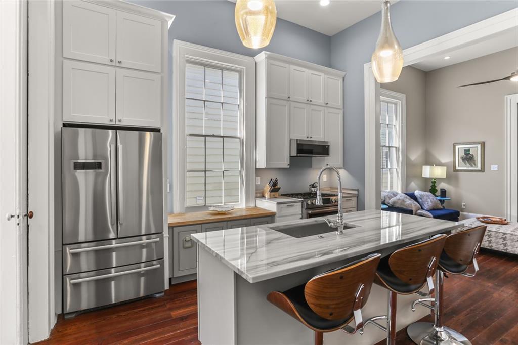 New Orleans, Louisiana 70130, United States, 6 Bedrooms Bedrooms, ,5 BathroomsBathrooms,Residential,Pending,59749