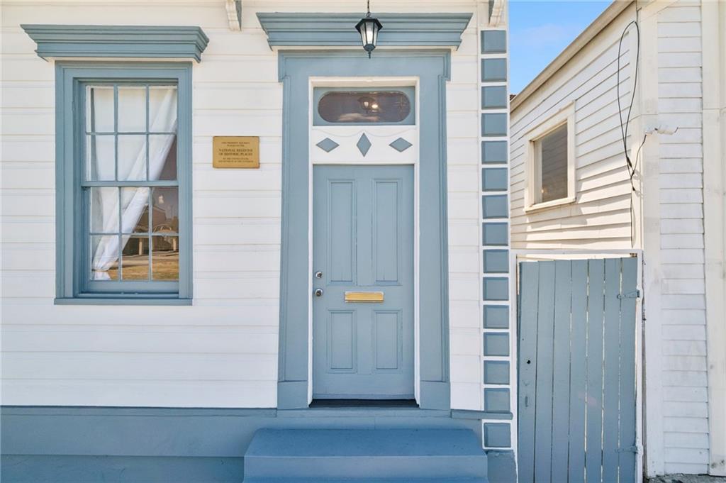 2404 ST CLAUDE Avenue