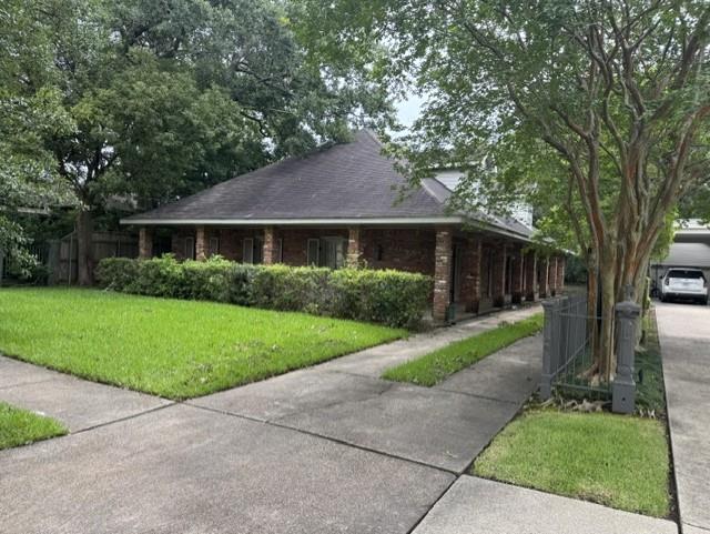 305 FRIEDRICHS Avenue