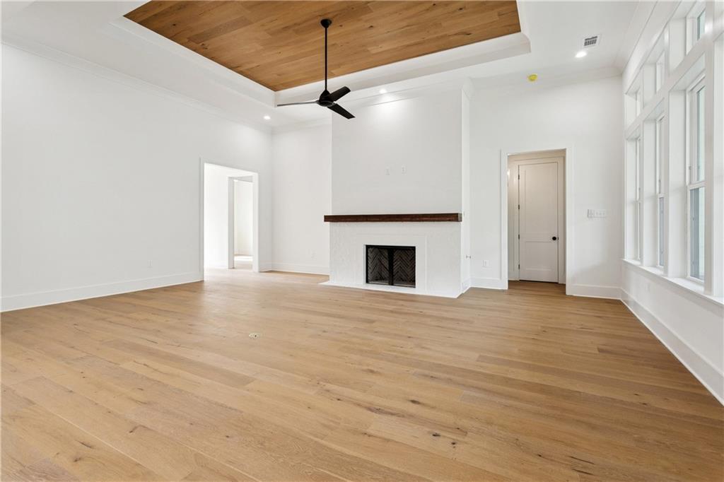 184 CHATEAU PAPILLON