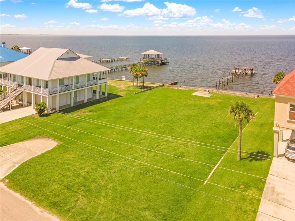 36 TREASURE ISLE Drive