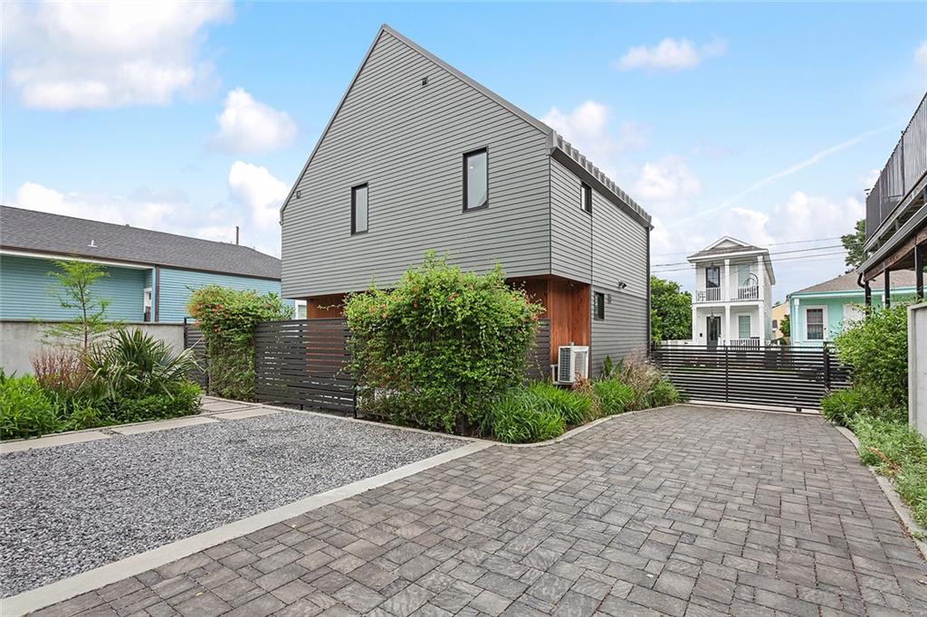 New Orleans, Louisiana 70113, United States, 7 Bedrooms Bedrooms, ,6 BathroomsBathrooms,Residential,Active,58034