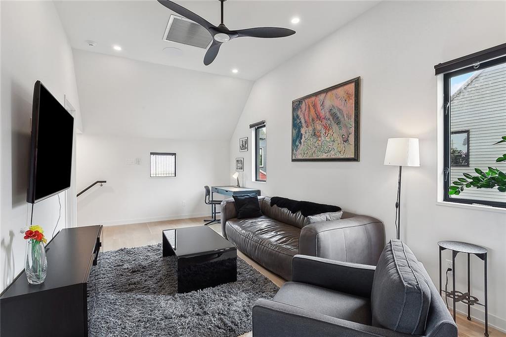 New Orleans, Louisiana 70113, United States, 7 Bedrooms Bedrooms, ,6 BathroomsBathrooms,Residential,Active,58034