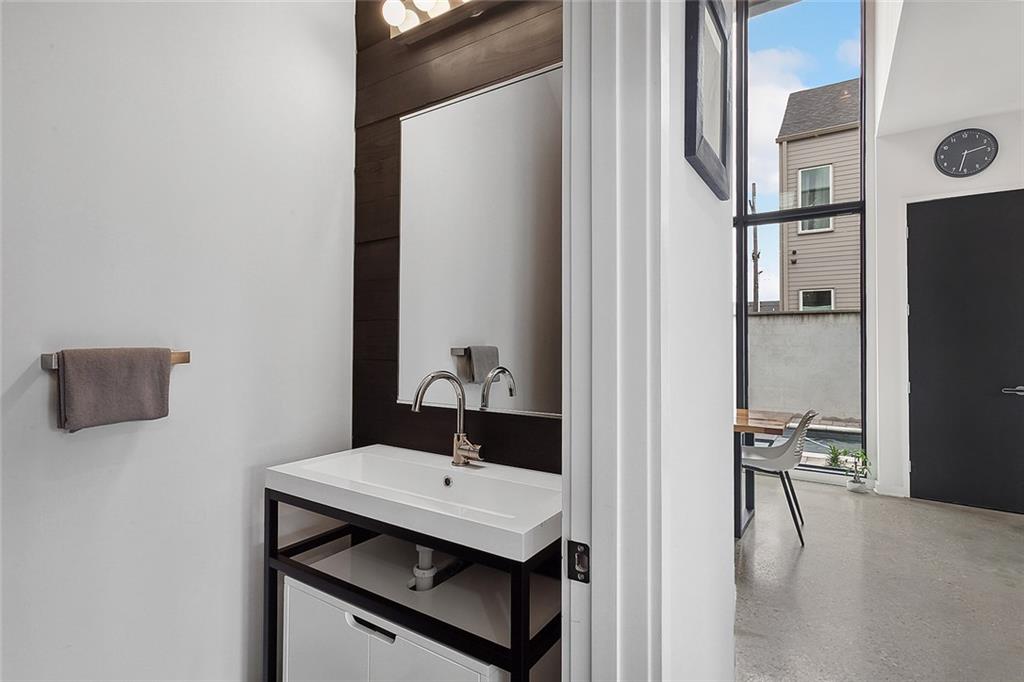 New Orleans, Louisiana 70113, United States, 7 Bedrooms Bedrooms, ,6 BathroomsBathrooms,Residential,Active,58034