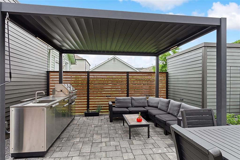 New Orleans, Louisiana 70113, United States, 7 Bedrooms Bedrooms, ,6 BathroomsBathrooms,Residential,Active,58034