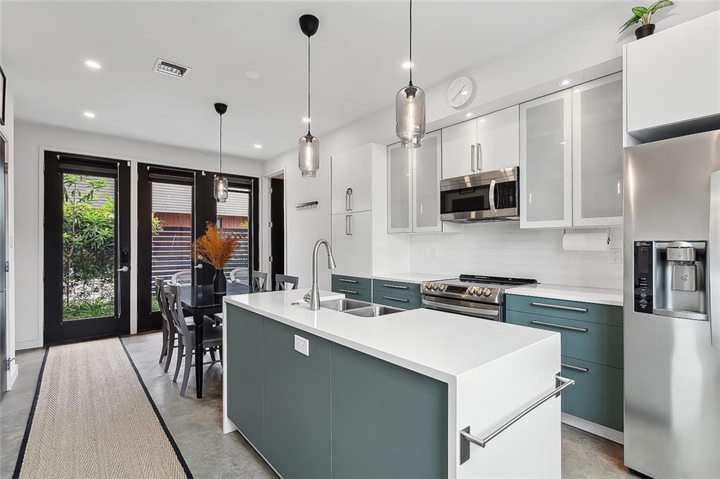 New Orleans, Louisiana 70113, United States, 7 Bedrooms Bedrooms, ,6 BathroomsBathrooms,Residential,Active,58034
