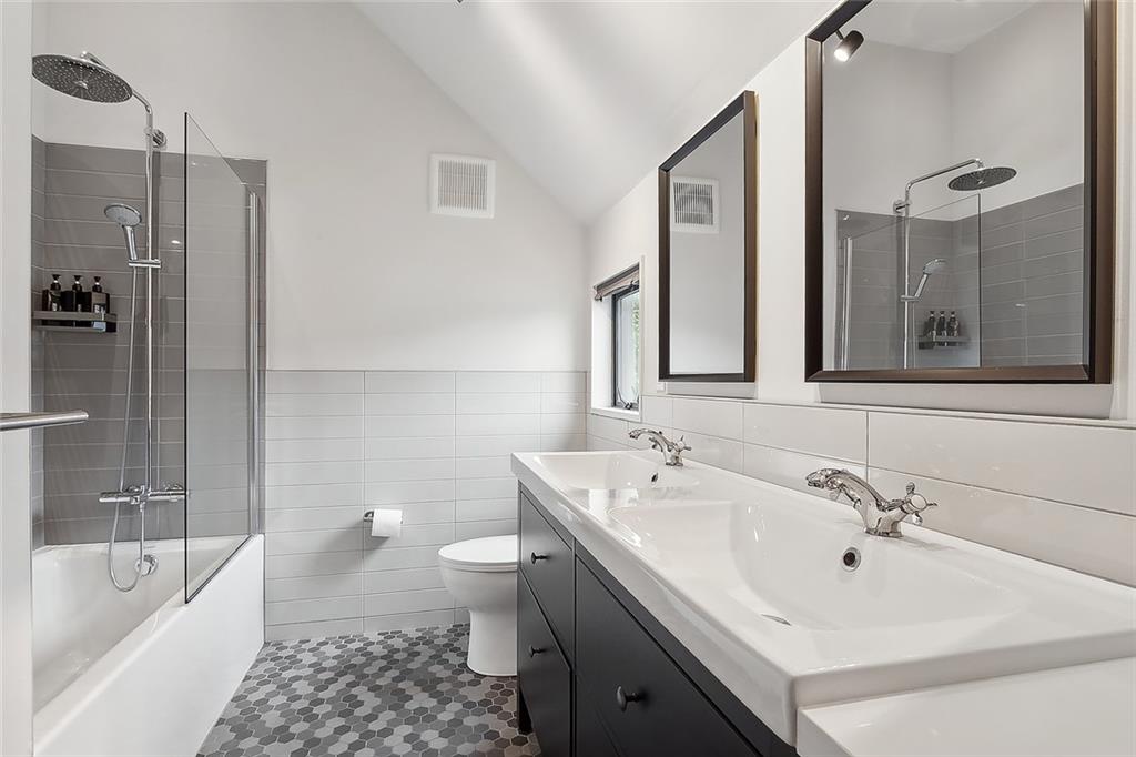 New Orleans, Louisiana 70113, United States, 7 Bedrooms Bedrooms, ,6 BathroomsBathrooms,Residential,Active,58034
