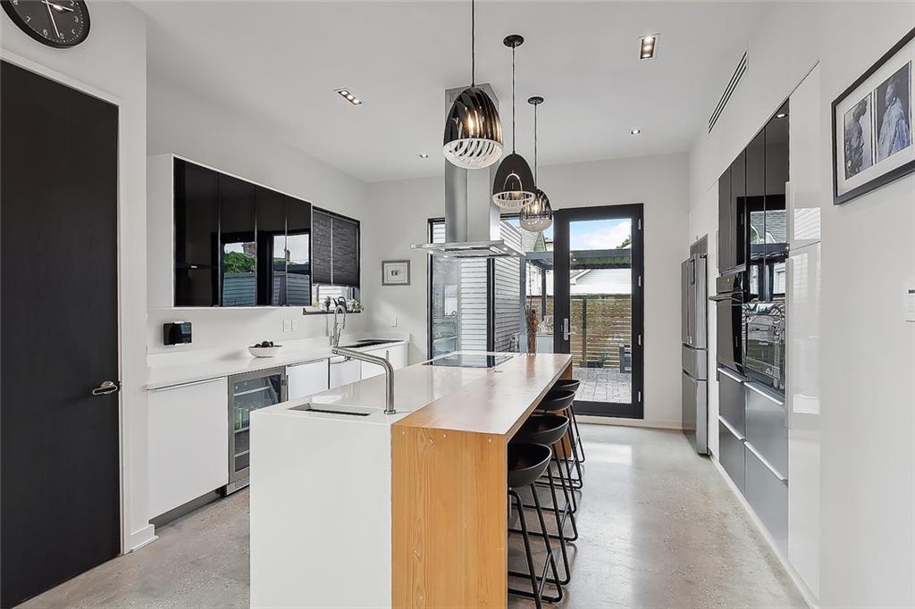 New Orleans, Louisiana 70113, United States, 7 Bedrooms Bedrooms, ,6 BathroomsBathrooms,Residential,Active,58034