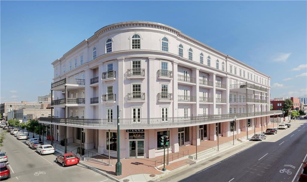 700 MAGAZINE Street 211