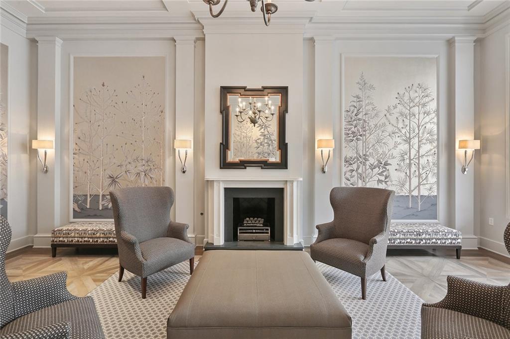 700 MAGAZINE Street 211