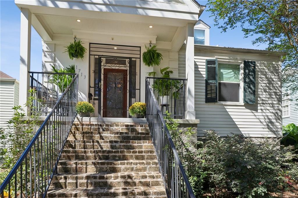 1713 S NORMAN C FRANCIS Parkway