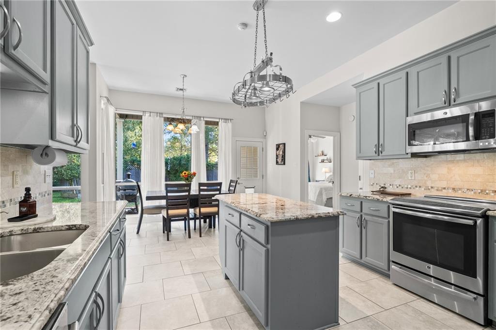 3008 WILLOW Lane