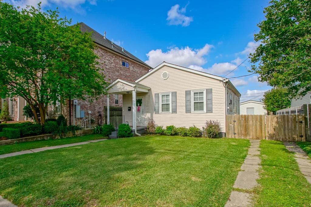 704 METAIRIE LAWN Drive