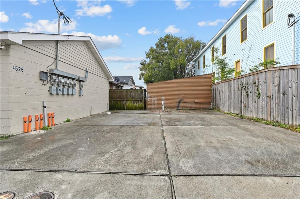 1444 JAPONICA Street