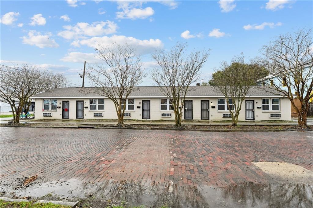 1444 JAPONICA Street