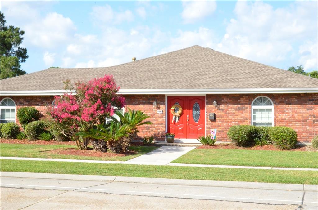 Photo 1 of 16 — 32 DRIFTWOOD Boulevard, Kenner, LA 70065