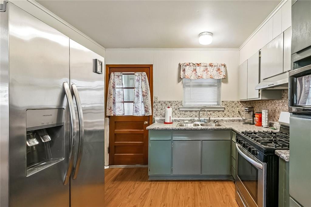 2032 ROOSEVELT Boulevard