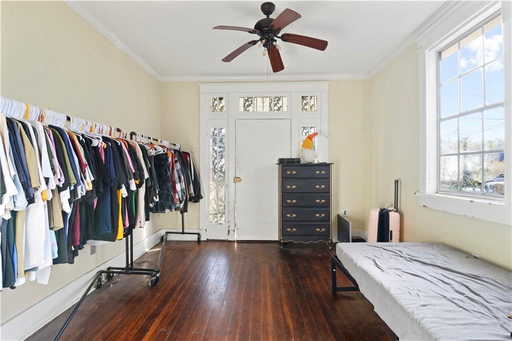 4209 11 S PRIEUR Street