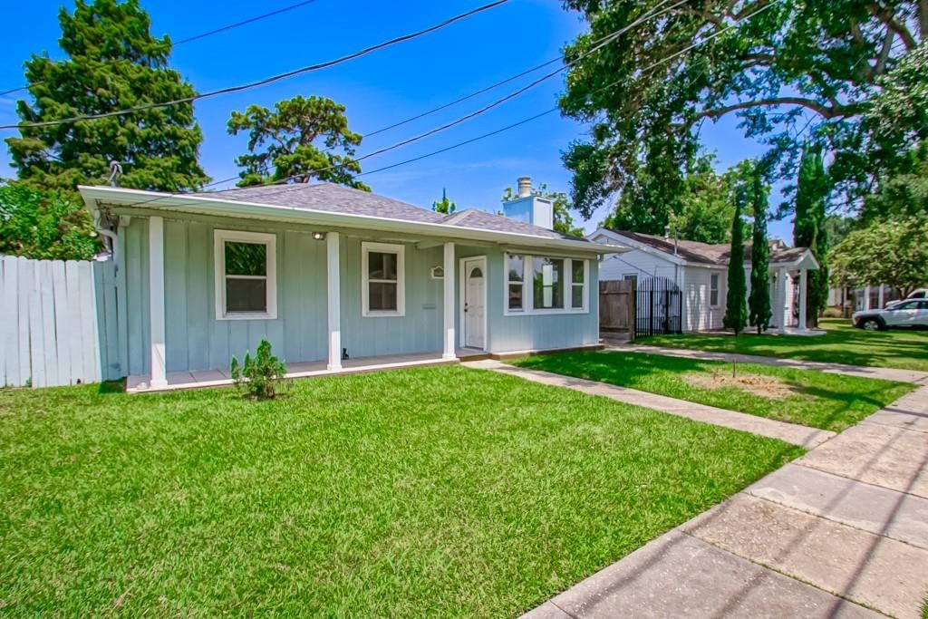 2916 IVY Place