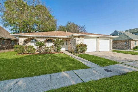 Photo of 3312 LAKE TRAIL Drive, Metairie, LA 70003 (MLS # 2546090)