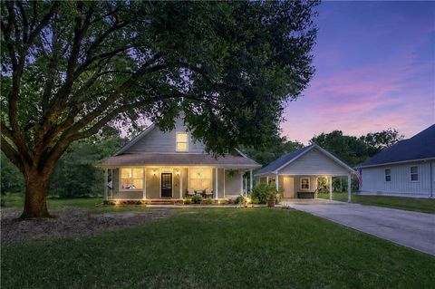 Photo of 73566 CHAPMAN Drive, Abita Springs, LA 70420 (MLS # 2566403)