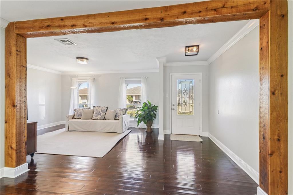 1112 GIUFFRIAS Avenue