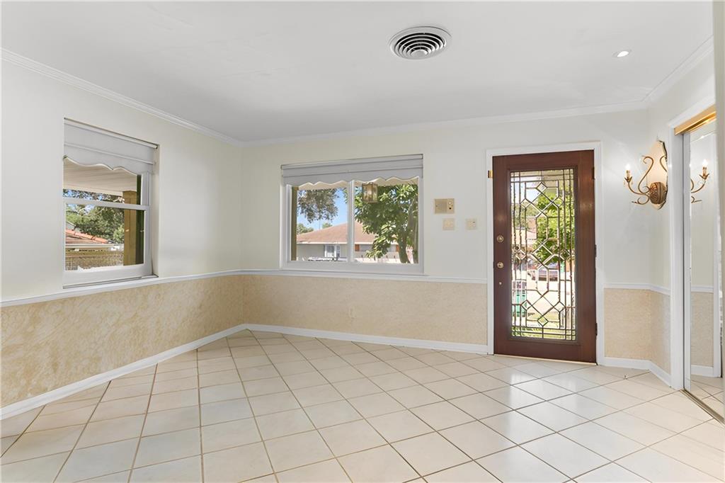 1305 GARDENIA Drive