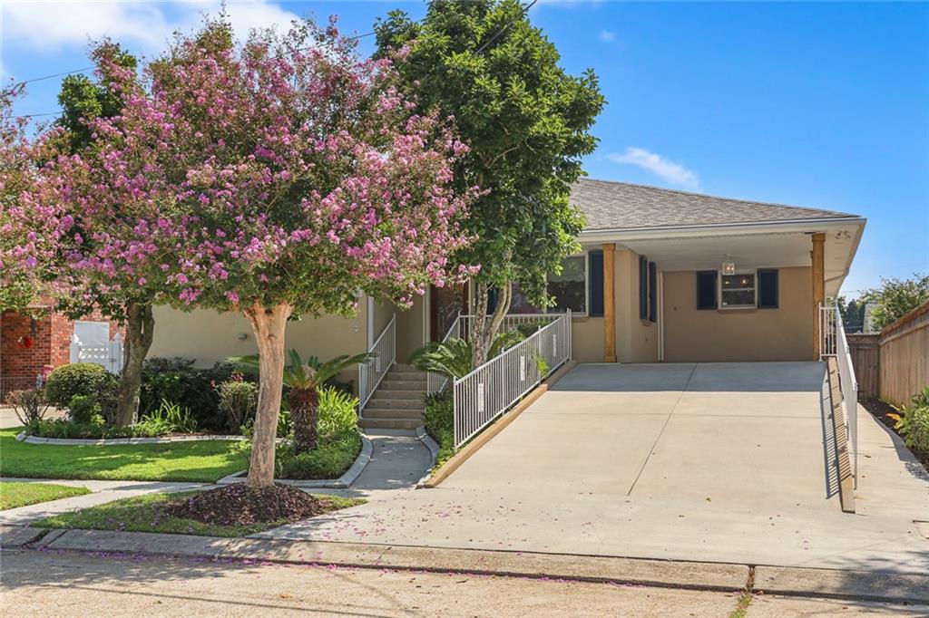 1305 GARDENIA Drive