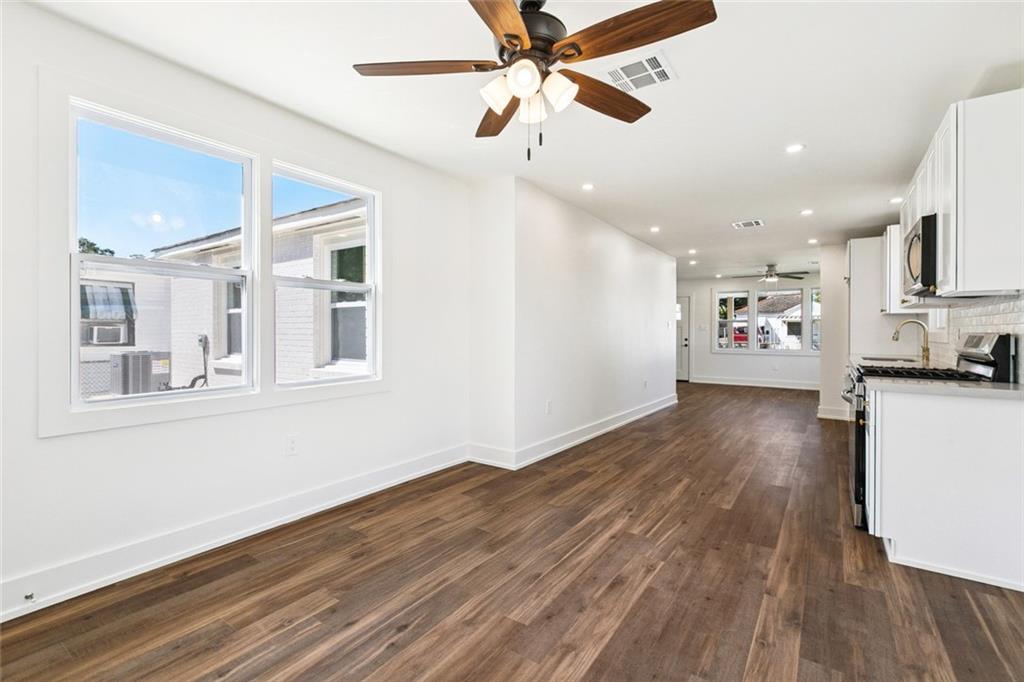 1209 CLAIBORNE Drive