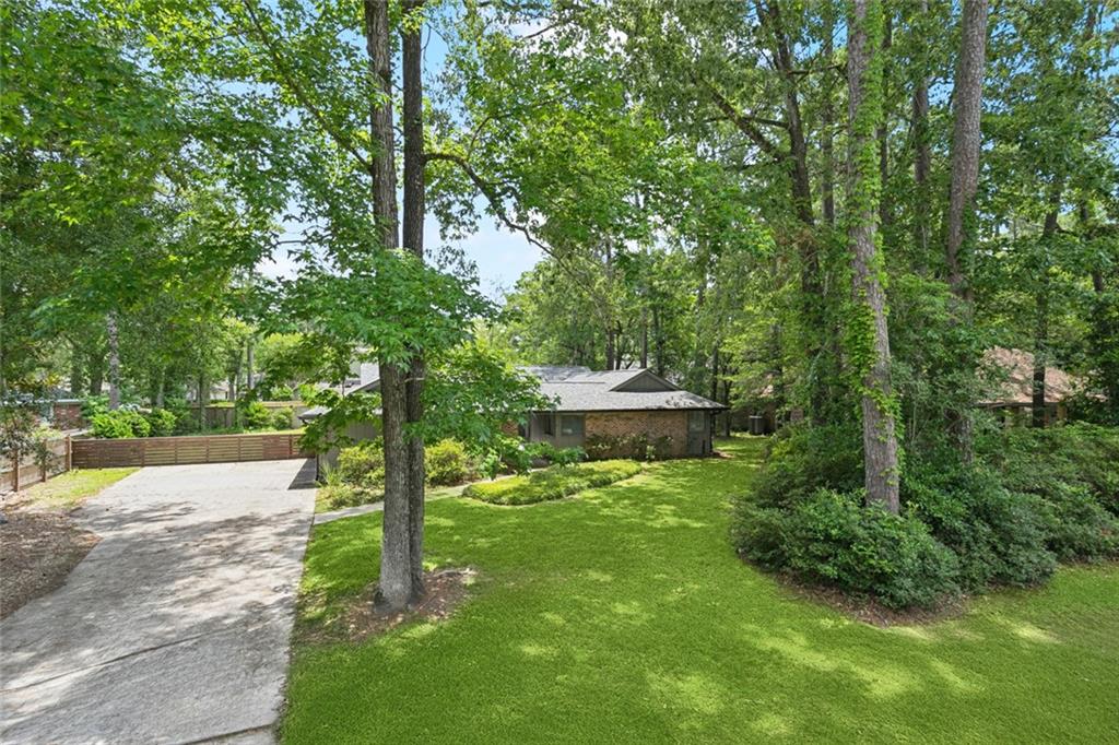 285 OAK Drive