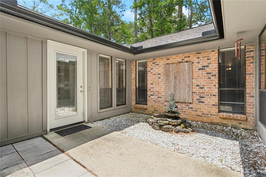 285 OAK Drive