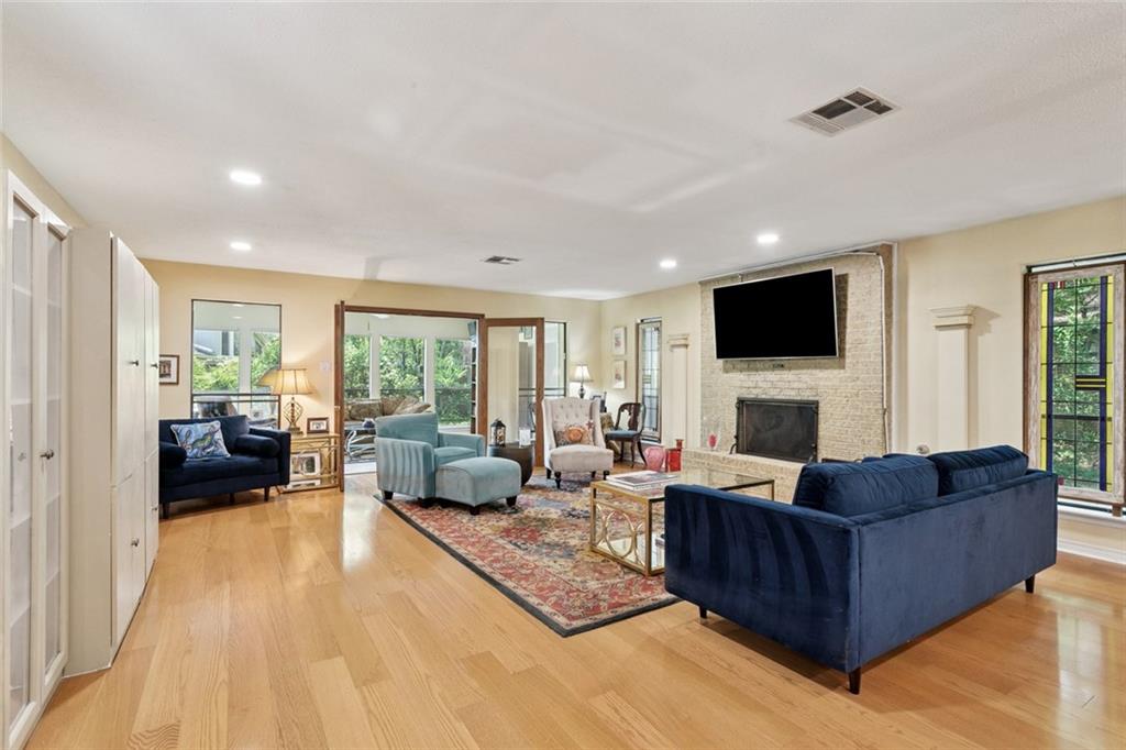 285 OAK Drive