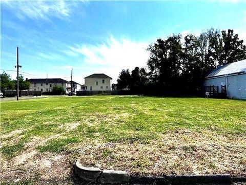 2506 CLIO Street New Orleans LA 70113