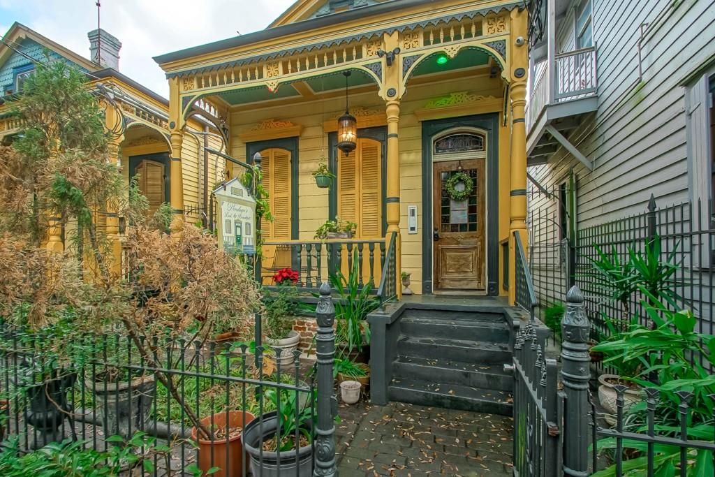 1211 GOVERNOR NICHOLLS Street