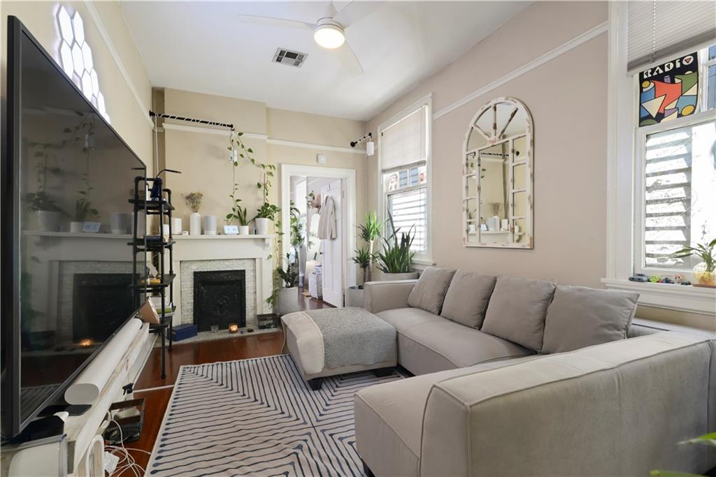 1445 SAINT MARY Street