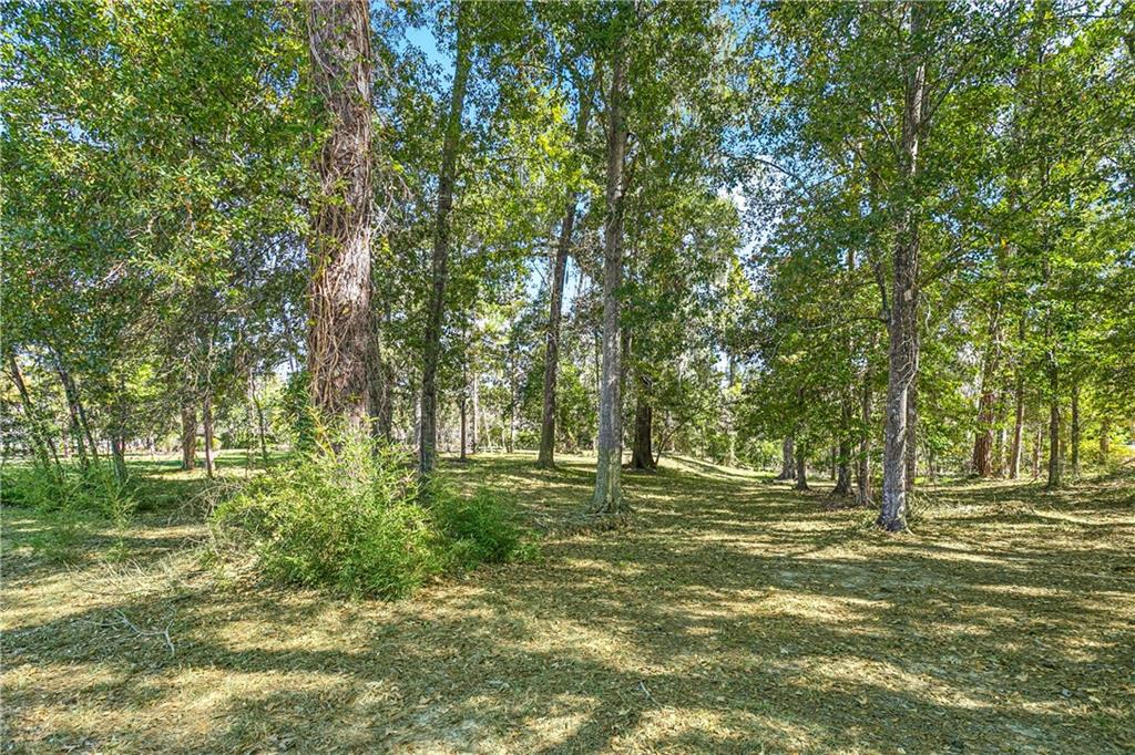 11 LAKE FOREST Drive