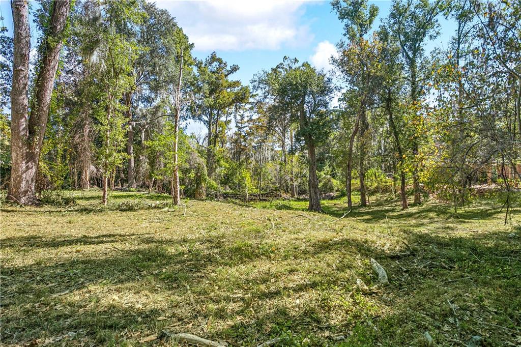 11 LAKE FOREST Drive