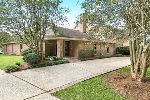 8 DOESCHER Drive Harahan LA 70123