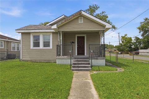 800 WEST Drive Westwego LA 70094