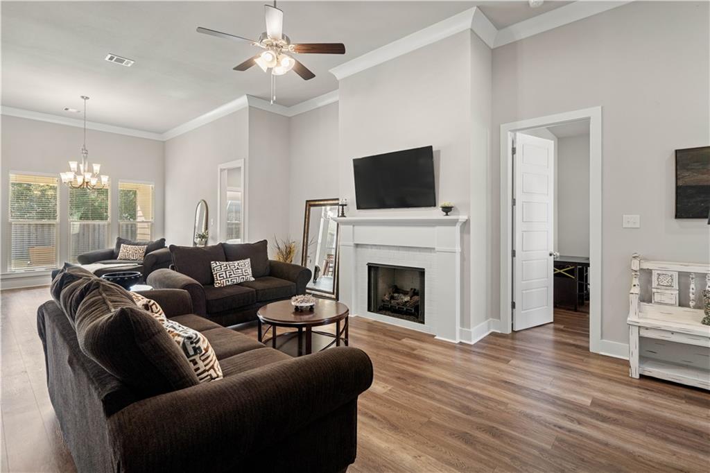 4097 KELLY LAKE LN Parkway