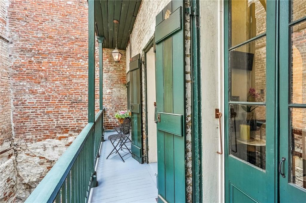 534 CHARTRES Street 4