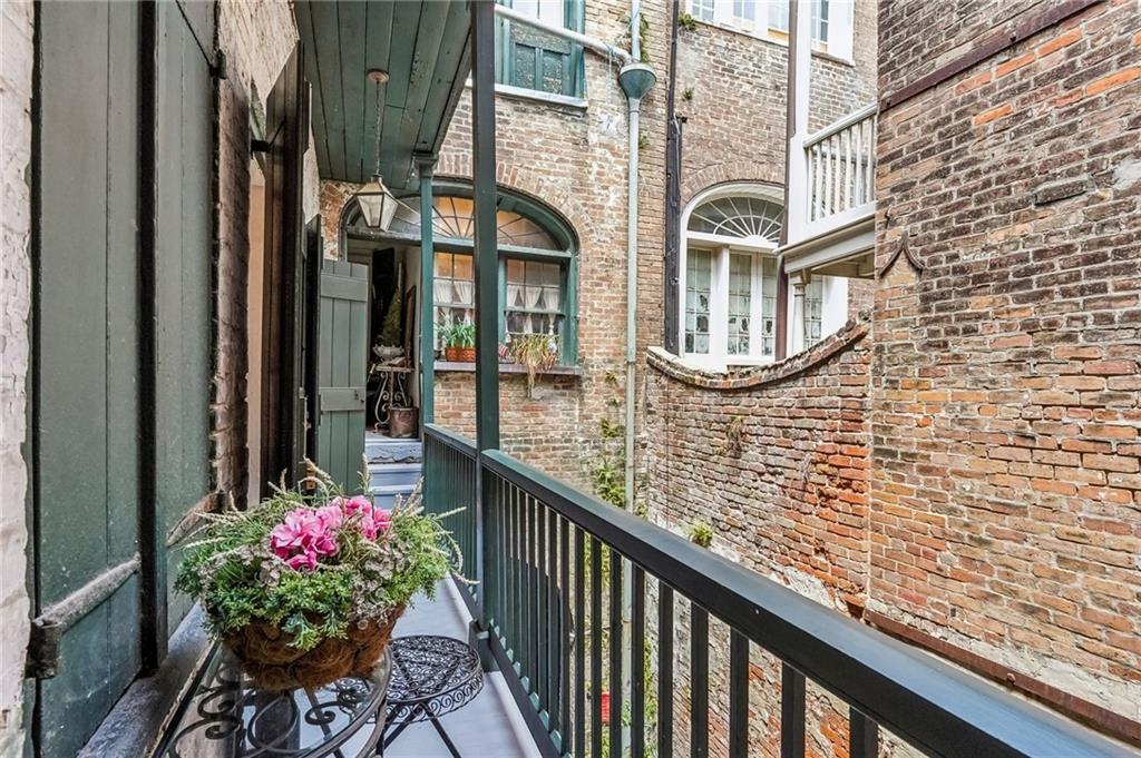 534 CHARTRES Street 4