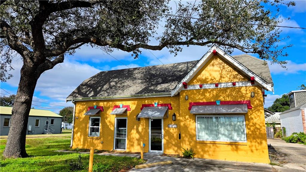 9207 W SAINT BERNARD Highway