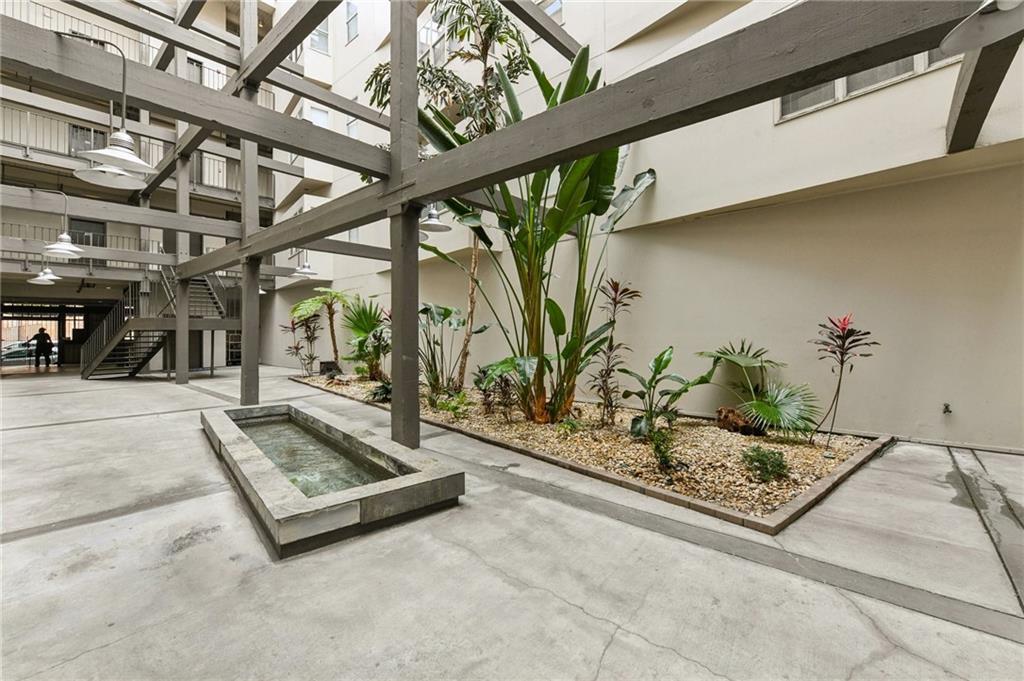 1111 S PETERS Street 308